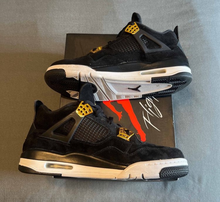 Nike Air Jordan 4 Royalty