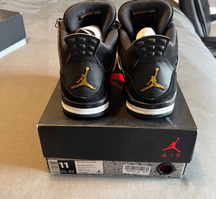 Nike Air Jordan 4 Royalty