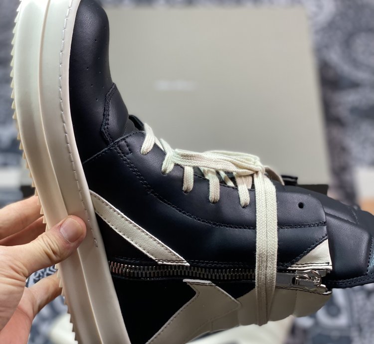 Rick Owens Rick Owens 23 Leather High Sneakersblackmilk Dark High