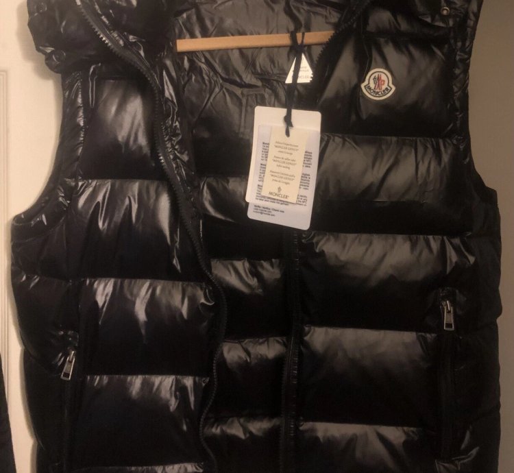 Moncler Vest Puffer Jacket - Large