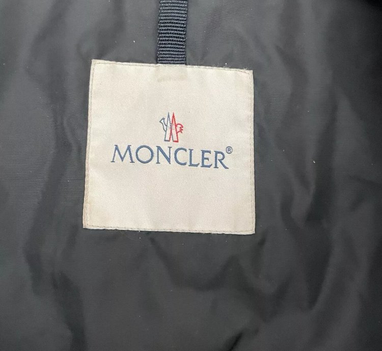 Moncler Vulpie Down Biker Jacket Men Black Quilted Weatherproof Motorcycle