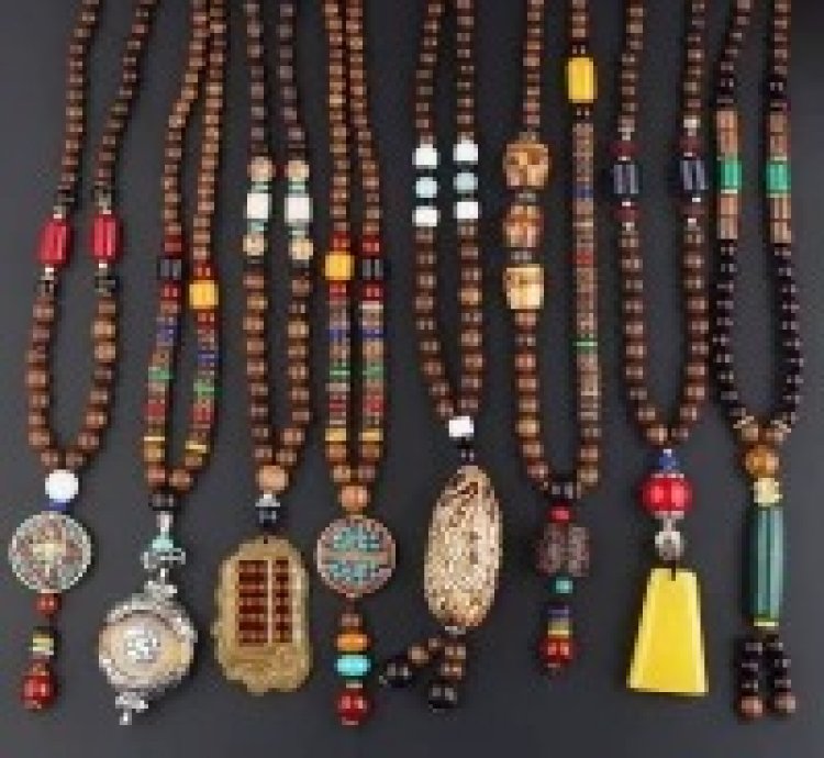 Fashionable Ethnic Necklace With Mote Bead