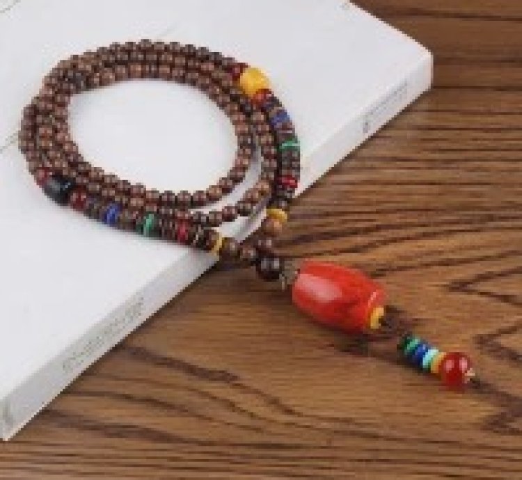 Fashionable Ethnic Necklace With Mote Bead