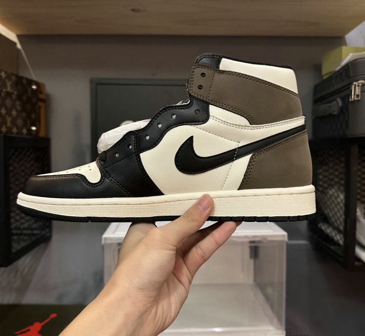 Jordan 1 Retro High Dark Mocha 555088-105
