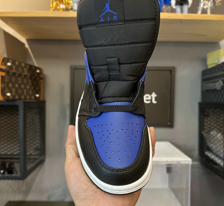 Jordan 1 Mid Hyper Royal Tumbled Leather 554724-077