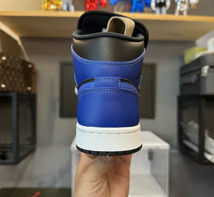 Jordan 1 Mid Hyper Royal Tumbled Leather 554724-077