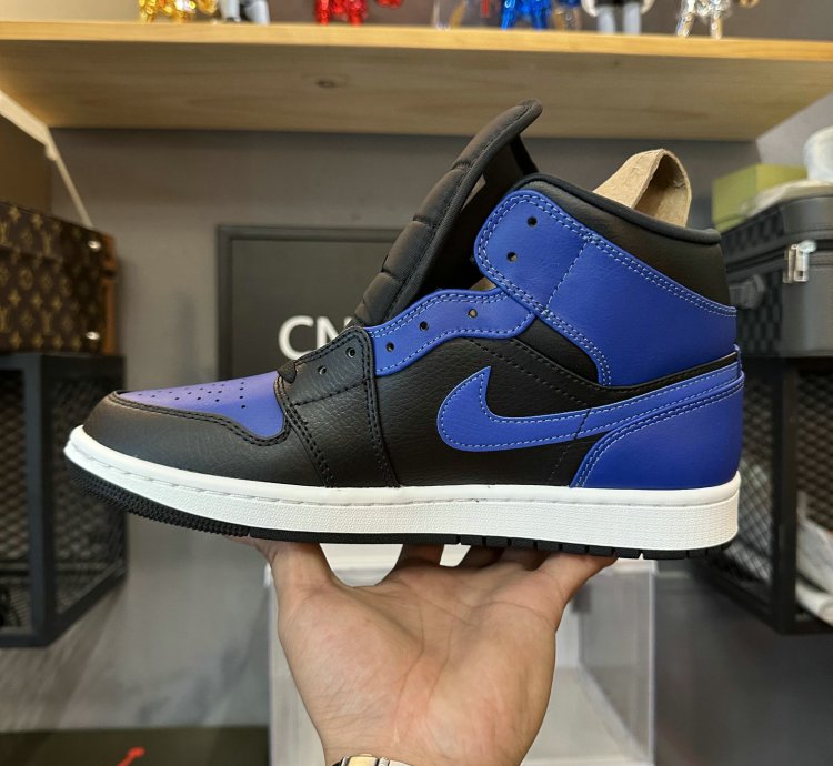 Jordan 1 Mid Hyper Royal Tumbled Leather 554724-077