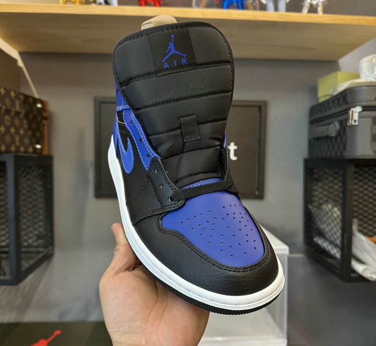 Jordan 1 Mid Hyper Royal Tumbled Leather 554724-077