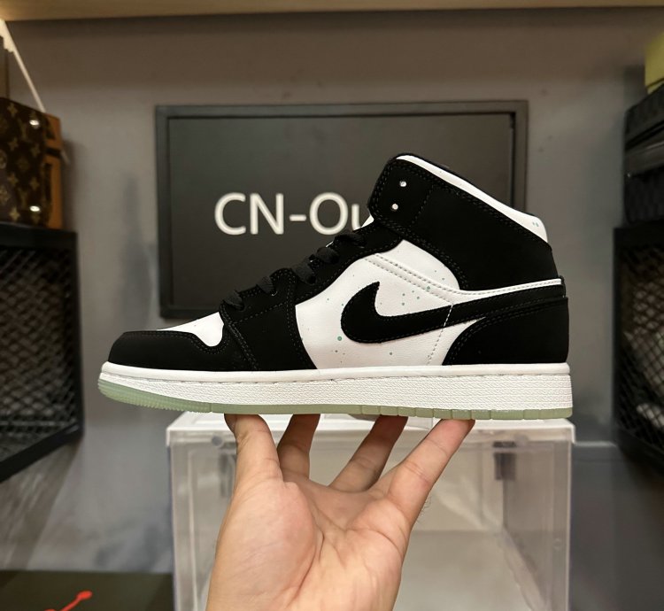 Jordan 1 Mid White Black Teal Tint gs Bq6931-103