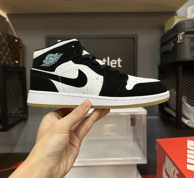 Jordan 1 Mid White Black Teal Tint gs Bq6931-103