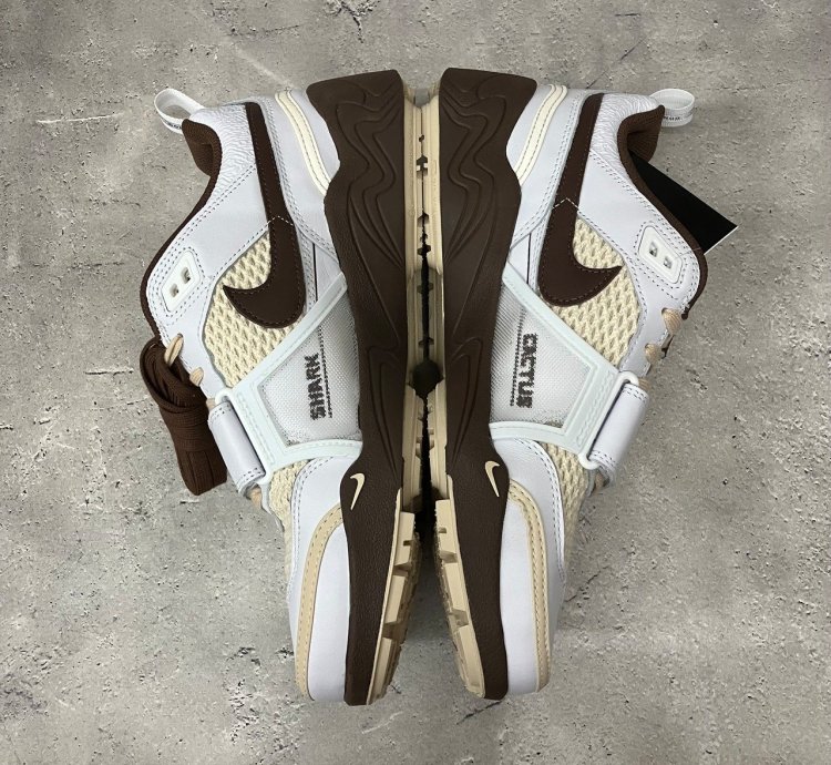 Travis Scott × Nike Zoom Field Jaxx White And Light Chocolate