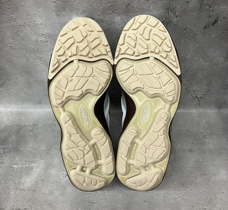 Travis Scott × Nike Zoom Field Jaxx White And Light Chocolate