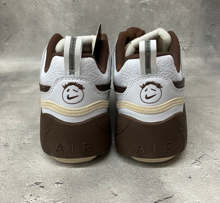 Travis Scott × Nike Zoom Field Jaxx White And Light Chocolate