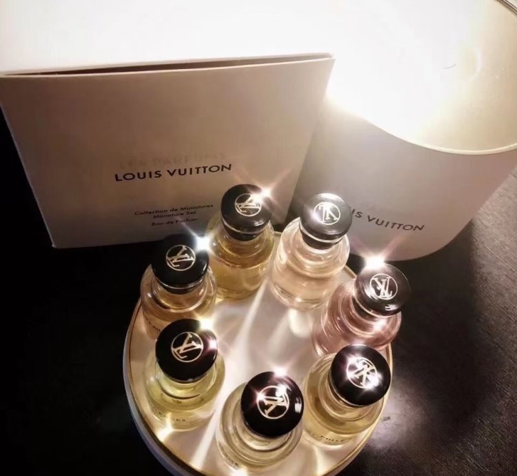Louis Vuitton Les Parfums Miniature Set For Women 7 Edp Set 03 Oz Nib