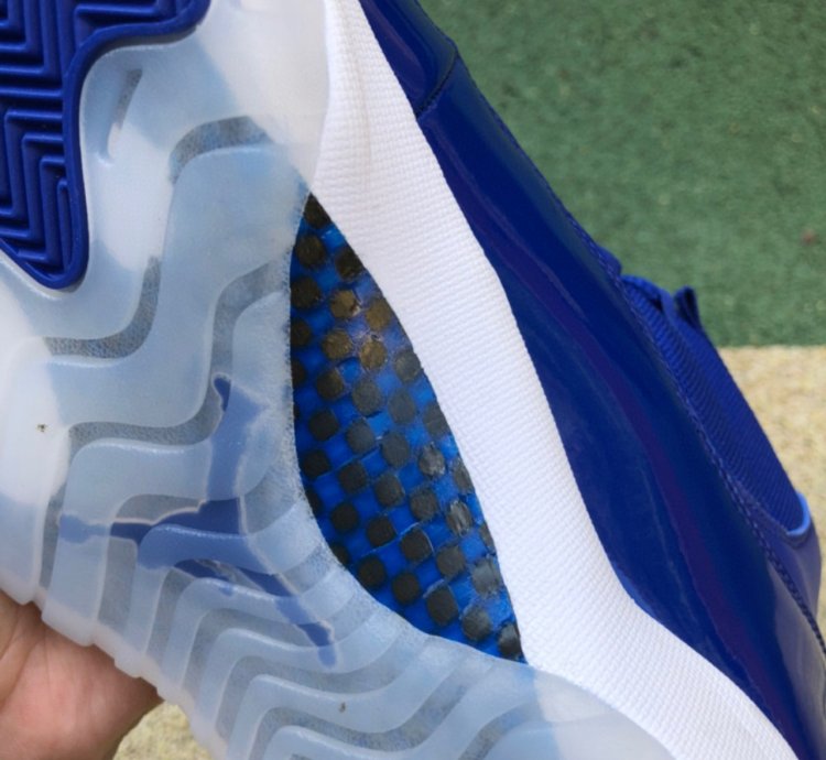 Nike Air Jordan 11 Retro Midnight Blue