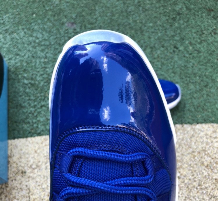 Nike Air Jordan 11 Retro Midnight Blue