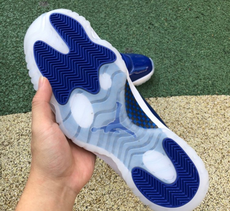 Nike Air Jordan 11 Retro Midnight Blue