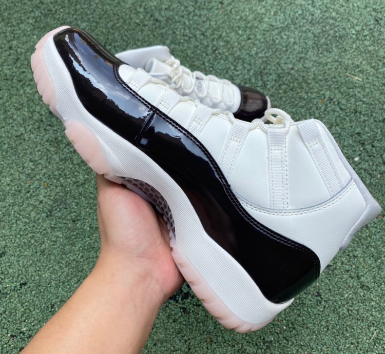 Nike Air Jordan 11 Retro Neapolitan