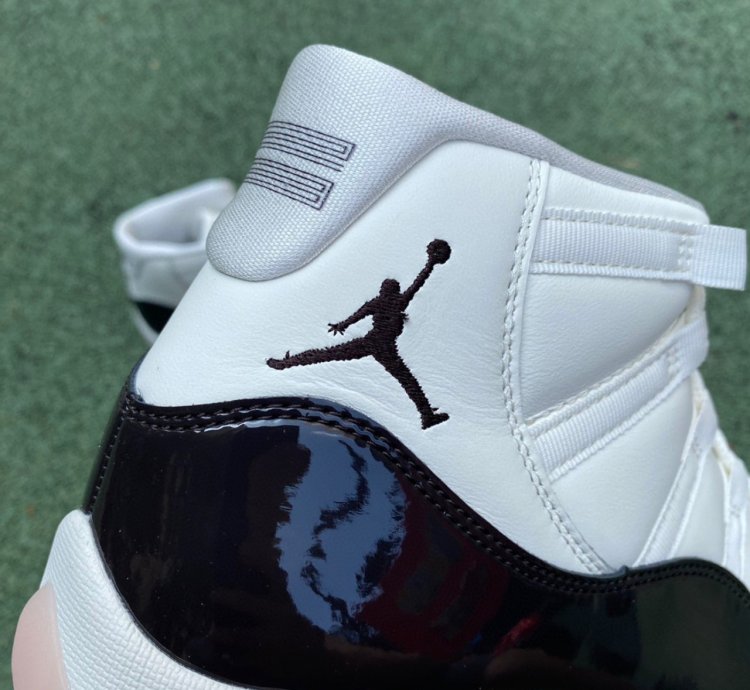 Nike Air Jordan 11 Retro Neapolitan