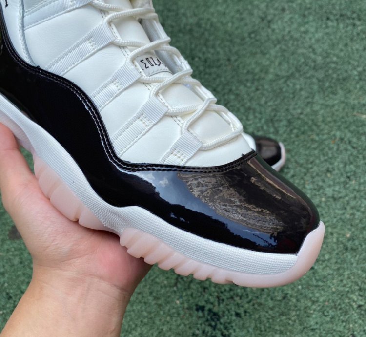 Nike Air Jordan 11 Retro Neapolitan