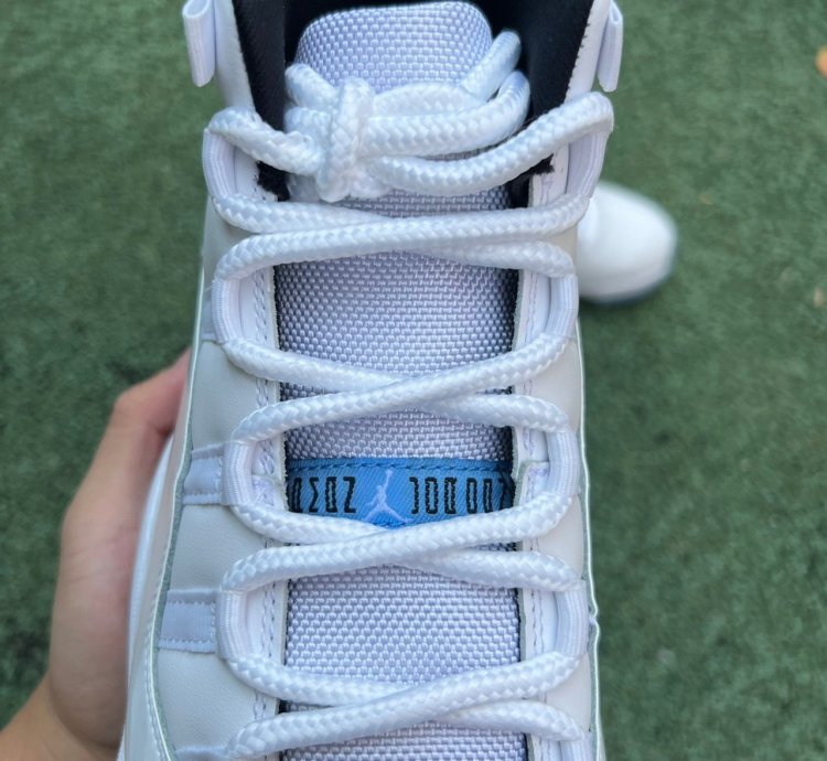 Nike Air Jordan 11 Retro Legend Blue