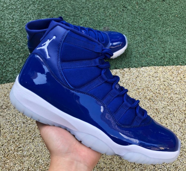 Nike Air Jordan 11 Retro Midnight Blue