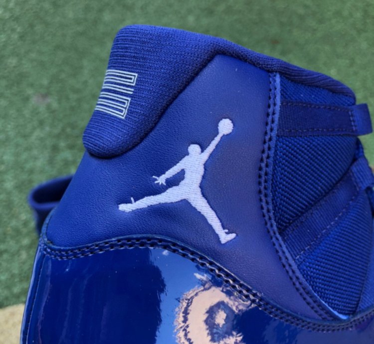 Nike Air Jordan 11 Retro Midnight Blue