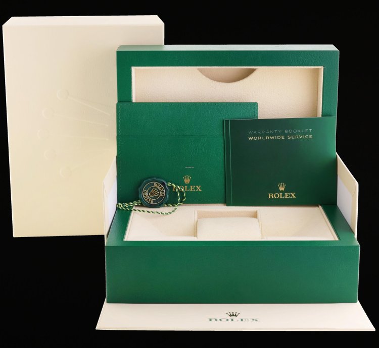 Rolex Yacht-master 40 2018 Mint Rolex Yacht-master 116622 Steel Platinum Blue Dial 40mm Watch Box