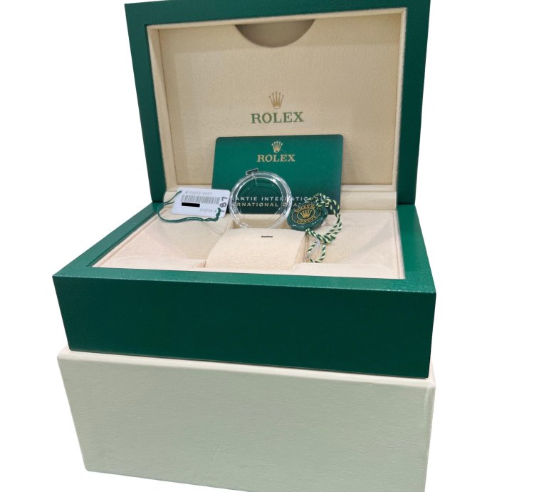 Rolex Yacht-master 40 New Papers Rolex Yacht-master 40 Rhodium Blue Platinum Steel 126622 Watch Box