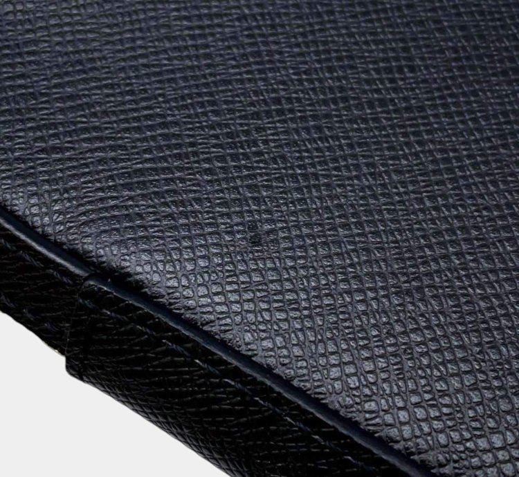 Louis Vuitton Avenue Sling Bag Noir Taiga Leather