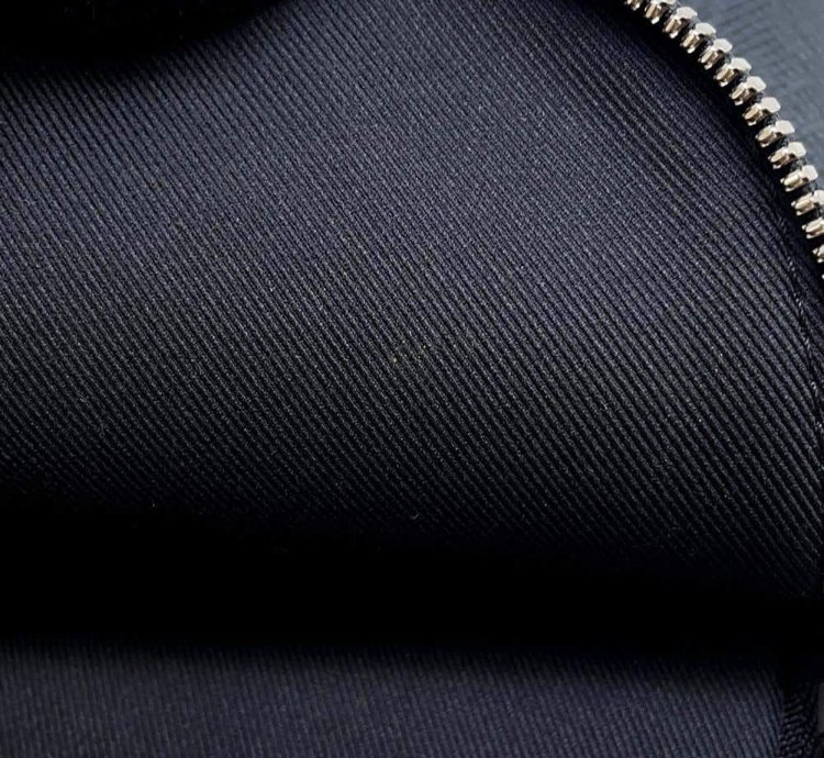 Louis Vuitton Avenue Sling Bag Noir Taiga Leather