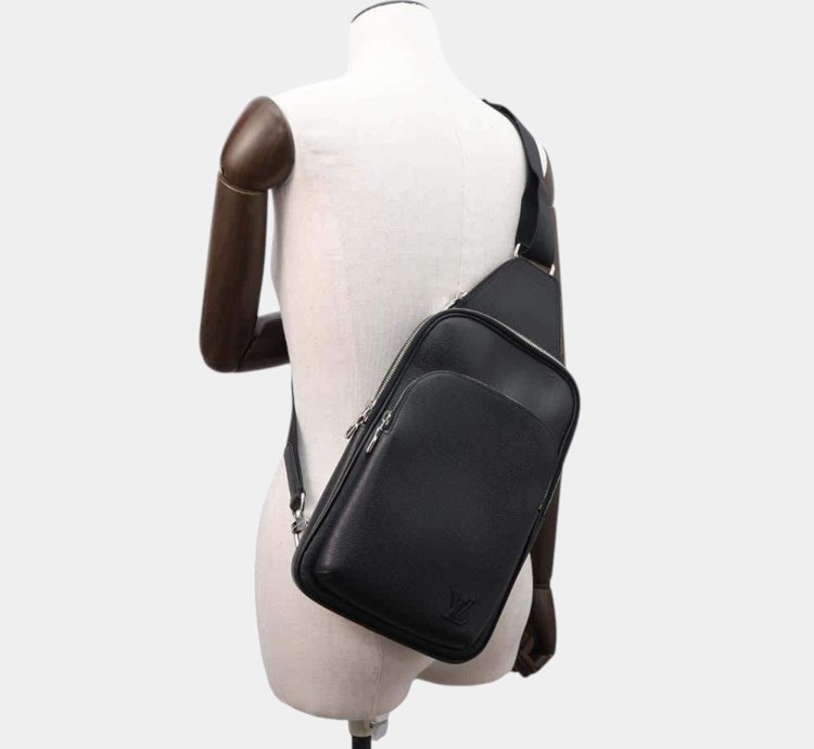 Louis Vuitton Avenue Sling Bag Noir Taiga Leather