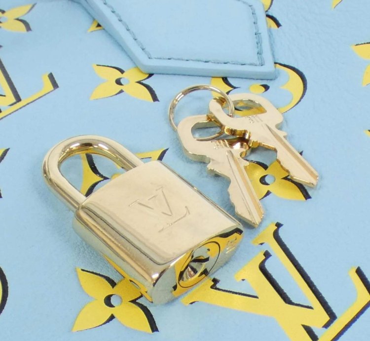 Louis Vuitton Baby Blue Leather Speedy Bandouliere Boston Bag