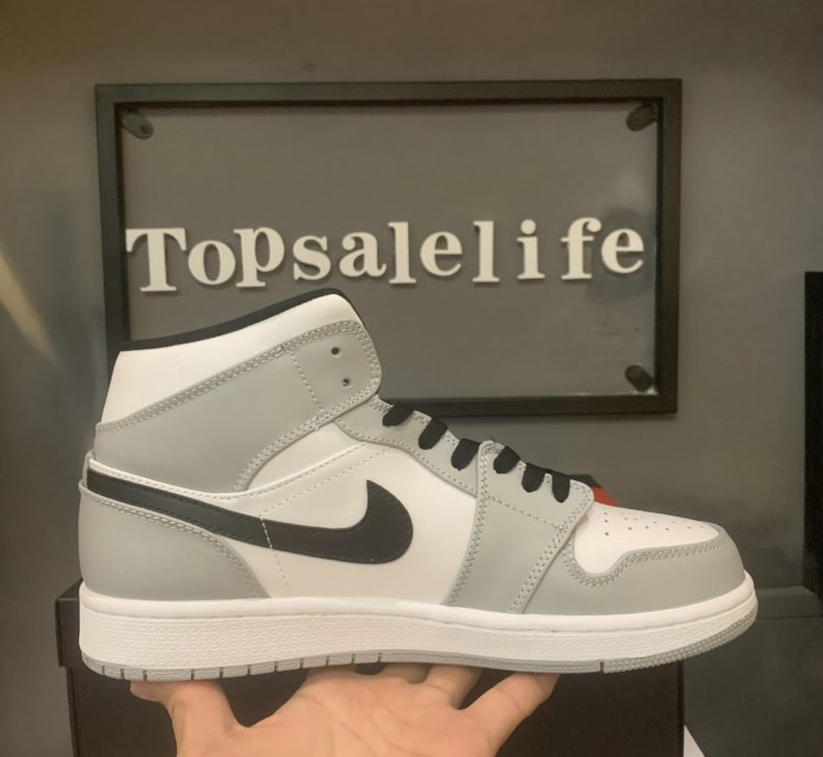 Air Jordan 1 Mid light Smoke Grey