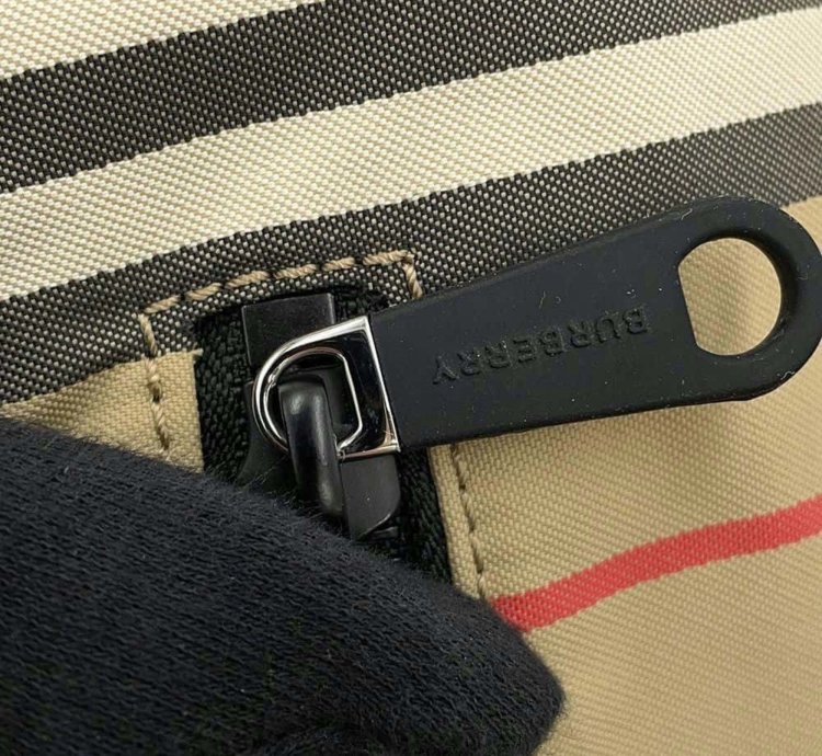 Burberry Body Bag Check Nylon 8014715 Burberry Belt Waist