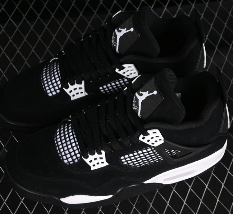 4 Retro white Thunder