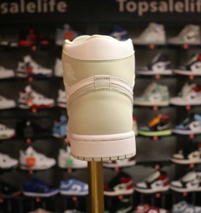 Air Jordan 1 Retro High OG 'Seafoam