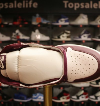 Air Jordan 1 Retro High 'Bordeaux'