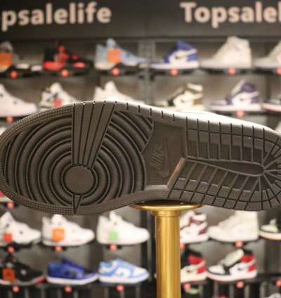 Air Jordan 1 Retro High '85 OG 'Black White'