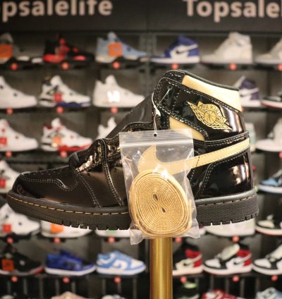 Nike Air Jordan 1 Retro High OG 'Black Metallic Gold' 555088-032