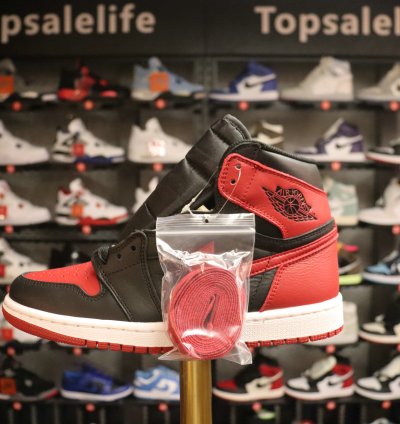 Nike Air Jordan 1 Retro High OG 'Banned' 2016 [also worn by Rihanna] 555088-001