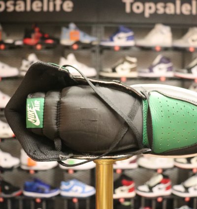 Air Jordan 1 Retro High OG 'Pine Green' 555088-302