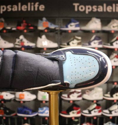 Air Jordan 1 Retro High OG 'Blue Chill' CD0461-401
