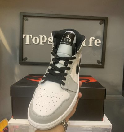 Air Jordan 1 Mid 'Light Smoke Grey' 554724-092