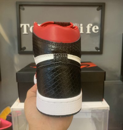 Air Jordan 1 Retro High OG 'Satin Red' CD0461-601