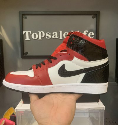 Air Jordan 1 Retro High OG 'Satin Red' CD0461-601