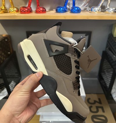 Jordan 4 Retro Travis Scott Olive