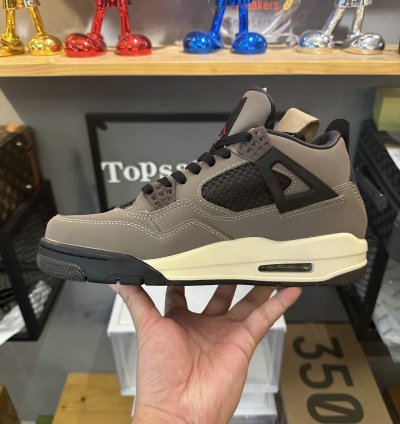 Jordan 4 Retro Travis Scott Olive