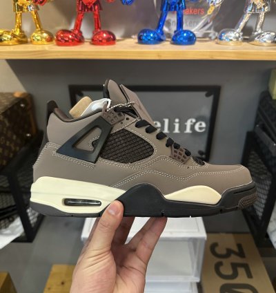Jordan 4 Retro Travis Scott Olive