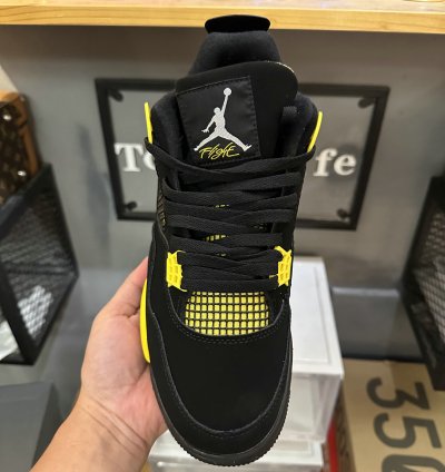 Jordan 4 Retro Thunder (2023) DH6927-017